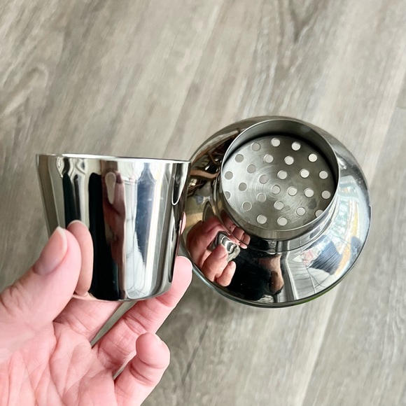 Vintage Olive Theme Martini Shaker - Picture 2 of 3